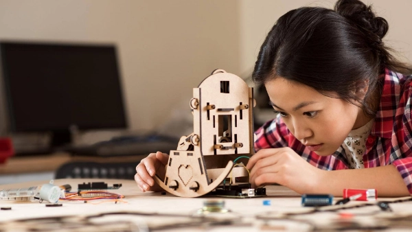 Laser Cutter for STEAM Education: Unlocking Creative and Technical Potential