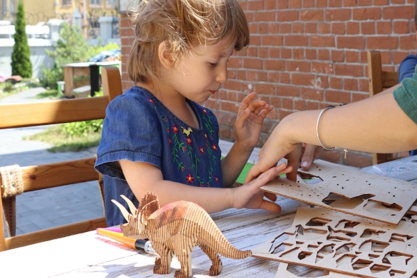 School Laser Cutter to Cut Creative Works